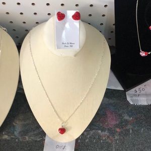 Jewelry new in good condition